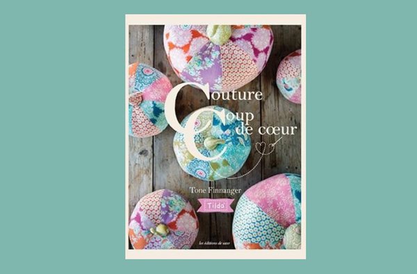 Couture coup de cœur, 20 modèles de couture, est paru aux éditions de Saxe en français.