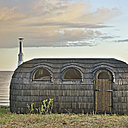 L’igloo sauna est composé de 2500 planches  assemblées et ajustées à la main. L’extérieur est composé en bois d’épicéa. Réalisation Iglusaun.