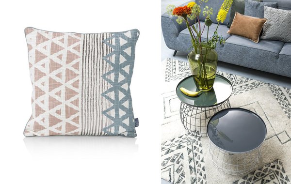 Tendance junior et denim pour les accessoires. Coussin Storm, 24,99 €, tapis Indigo à partir de 299 €, Coco Maison.