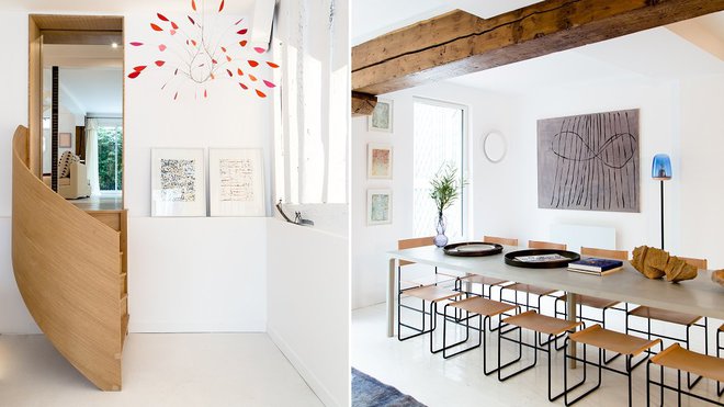 Au rez-de-chaussée, l’escalier en chêne conduit à la galerie côté cour. Mobile de Jacques Salles.