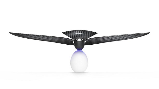 Bionic Bird est un oiseau téléguidé via un smartphone ou une tablette. Il se charge sur un œuf auquel il se connecte automatiquement par contacts magnétiques rétractables en seulement 12 petites minutes, 99,95 €, chez Arteum.
