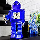 Fusion de l’art contemporain et du savoir-faire français verrier avec le robot Daumot 163, à tête de Fuzz, en pâte de verre colorée. Création Kriki pour Daum, édition d’art limitée à 99 exemplaires (H 42 cm), 8 580 €. Fusion de l’art contemporain et du savoir-faire français verrier avec le robot Daumot 163, à tête de Fuzz, en pâte de verre colorée. Création Kriki pour Daum, édition d’art limitée à 99 exemplaires (H 42 cm), 8 580 €.