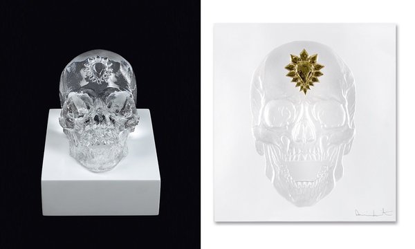 Crânes de la collection Eternal. A gauche, modèle Eternal Sleep en version clear. Prix sur demande. Créations Damien Hirst pour Lalique. A droite, modèle Eternal Memento, en version Clear and Gold.