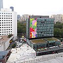 Les architectes de l’agence MAAC ont conçu une façade rationnelle pour le projet du citizenM la Défense, à la fois sophistiquée et intemporelle, tout en tenant compte de l’éventuelle reconversion du bâtiment.