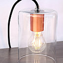 Minimaliste et intemporelle, lampe à poser Alt en verre et cuivre. Création Studio Moeko, Céline Andrieu et Majid Raïs.