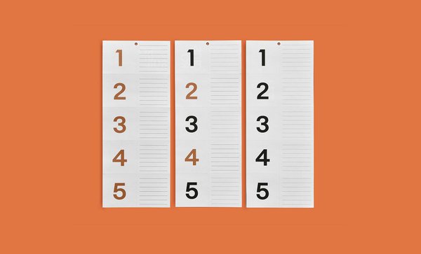 Modèle de calendrier Superlist noir et cuivre ou vert et argent, création Supero, 13 €, l’un.