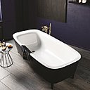 Douche baignoire Acombo, acryl sanitaire, paroi en verre sécurité́, siège en bois, à partir de 1686 € ; baignoire ilot Water Jewels, design Matteo Thun, acryl sanitaire, habillage placage bois à partir de 5 250 €. Les deux Vitra. Douche baignoire Acombo, acryl sanitaire, paroi en verre sécurité́, siège en bois, à partir de 1686 € ; baignoire ilot Water Jewels, design Matteo Thun, acryl sanitaire, habillage placage bois à partir de 5 250 €. Les deux Vitra.