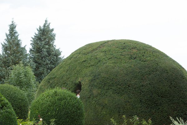 Le dôme géant, sous lequel une famille entière peut s’abriter, offre un volume enveloppant surprenant.