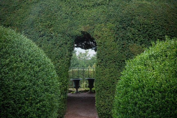 L’igloo dessine un salon de verdure propre à la conversation, la réflexion et la méditation.