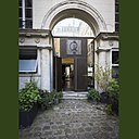 La porte discrète de chez Qee.