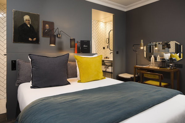 Les 50 chambres de l’hôtel donnent l’esprit des pensions d’autrefois.