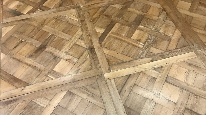 Parquet Versailles assemblé par tenons et mortaises.