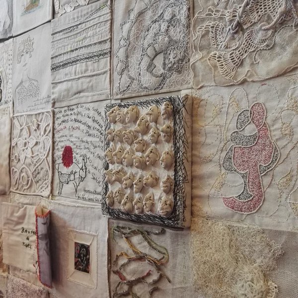 Un patch composé de carrés venant du monde entier sur le thème  du Voyage dans le blanc du 5 au 11 février Porte de Versailles.