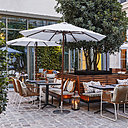 Les 172 chambres sont réparties autour de deux cours intérieures.