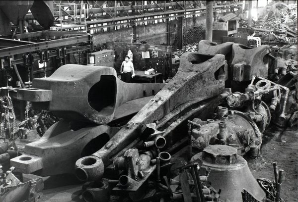 L’architecture du Centre Georges Pompidou possède l’originalité de rendre visible les différentes pièces de sa structure métallique. Sur cette photo, les gerberettes, éléments clefs de la construction, ont été conçues en un seul morceau, pèsent 10 tonnes et mesurent 8 mètres de long.