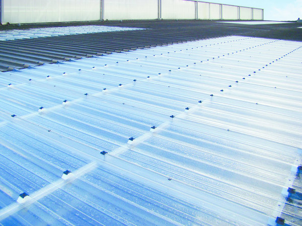 Onduclair ® Thermo conjugue apport de lumière naturelle, isolation thermique, haute résistance et longévité.