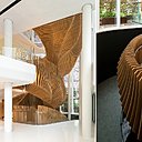 « Une créature qui ondule dans l’espace pour le structurer et l’envahir ».