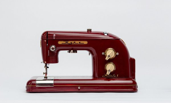 Machine à coudre Tula datant de 1955, fabrication Tulskiy.