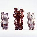 Figurines en porcelaine représentant l’ours olympique, fabriquées dans les années 1980 par la firme Dulevskiy.