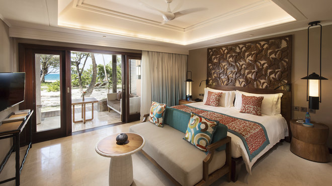 Dans les suites Senior, les têtes de lit sont décorées avec des palmes en bois découpé. Et les terrasses soigneusement meublées invitent à la lecture et au farniente. Dans les suites Senior, les têtes de lit sont décorées avec des palmes en bois découpé. Et les terrasses soigneusement meublées invitent à la lecture et au farniente.