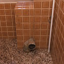 Etape 3 : couper l’alimentation en eau, soit au robinet du WC, soit au compteur d’eau. Retirer le WC existant. Nettoyer le conduit d’évacuation à cause d’un risque de dépôt. Nettoyer le sol. Etape 3 : couper l’alimentation en eau, soit au robinet du WC, soit au compteur d’eau. Retirer le WC existant. Nettoyer le conduit d’évacuation à cause d’un risque de dépôt. Nettoyer le sol.