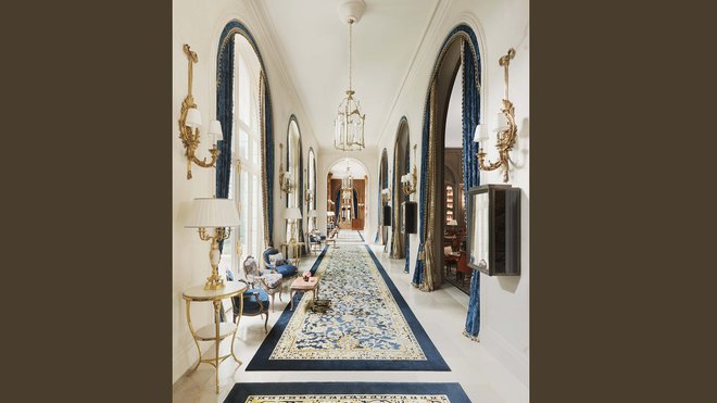 Couloir du Ritz de Paris, en 2017, après rénovation. Tout a changé sans vraiment changer !