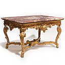 Table de style Régence du salon Proust, provenant du Ritz de Paris, estimée entre 3000 € et 4000 €.