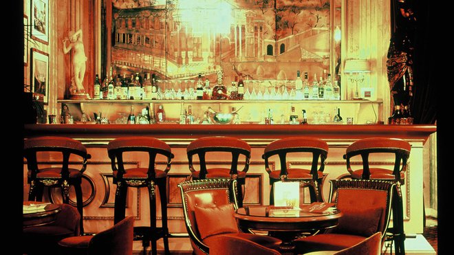 Le Ritz Bar de Paris, dans les années 1980.