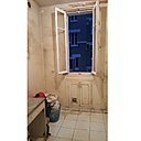 L’ex-cuisine en très mauvais état d’un 3 pièces situé à Bois-Colombes. Chantier confié à l’architecte d’intérieur Thibault de Montmarin pour Rencontreunarchi.