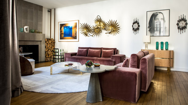 Les créations de Malherbe Edition dessinent un intérieur feutré où le béton est devenue une matière tactile, raffinée et sophistiquée comme du velours. Création Malherbe Edition.