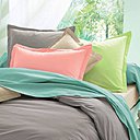 Certifié Oeko-Tex® et biologique, un coton écolo et doux certifié sans substances nocives pouvant nuire à la santé. Taie d’oreiller finition bourdon, à partir de 15 € Françoise Saget.