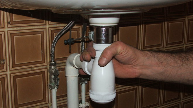 Etape 5 : Installer le siphon.