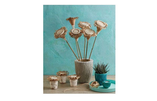 Composé de barquettes en fruits, d’un ruban de masquage, ces fleurs seront du plus bel effet.