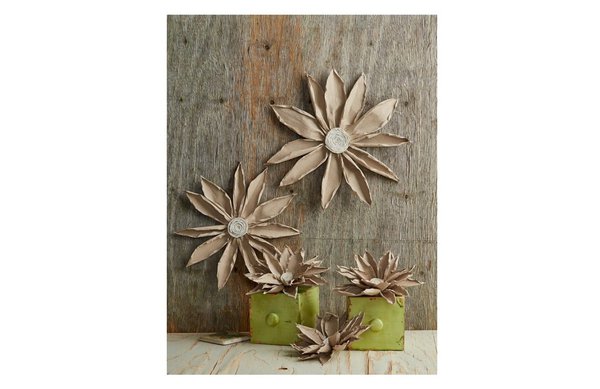 Un pliage accordéon est le secret de ces 2 feuilles.