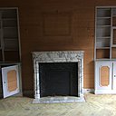 Avant : dans cette pièce qui est devenue la cuisine, les bibliothèques ont été supprimées. La cheminée a été déplacée et installée dans l’une des chambres qui n’en possédait pas.