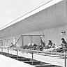 L’aile la plus longue du Sanatorium pour tuberculeux de Paimio, accueillant les chambres de patients, est orientée  vers le sud-est. Elle est reliée à son extrémité orientale à un solarium. Création Alvar Aalto, 1928-1933.