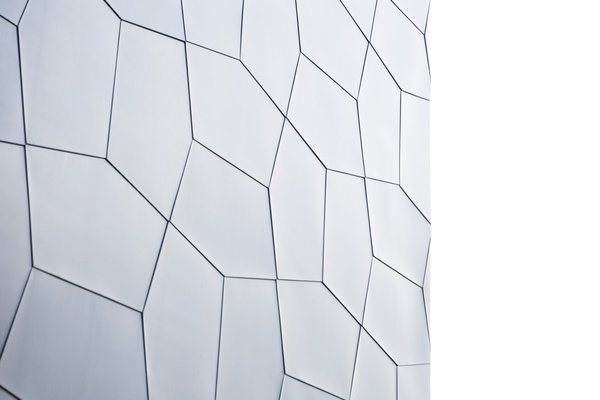 Détail de l’enveloppe d’une maison lauréate autrichienne réalisée en VMZ Ecailles-AZENGAR, création de l’agence Hoffenscher Architekten.