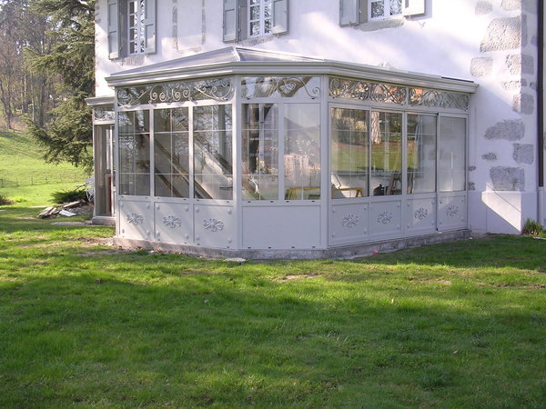 Véranda de style victorien Belle Epoque, modèle Duvernay, chez Spoto Véranda.