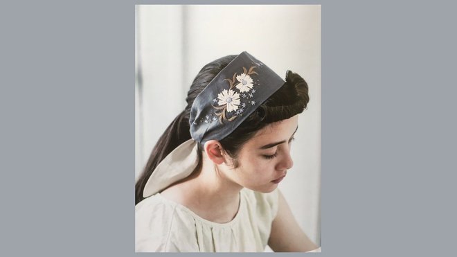 Bandeau fleuri d’œillets sauvages à associer à votre garde robe dans les coloris de votre choix.