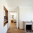 L’espace chambre des parents s’est enrichi d’un nouveau meuble placé devant le dressing.