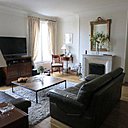 Avant : un salon de style « bourgeois et classique et une décoration choisie par les anciens propriétaires.