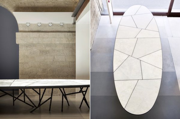 Avec base en bronze patiné noir, table en albâtre rétro-éclairée récompensée en 2017 par un « Best of Year Awards » par le magazine américain « Interior Design ».