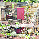 « Le pouvoir des sorcières » est un jardin coréen, médicinal et d’agrément, créé en 2017. Il offre une palette incroyable de fleurs curatives.