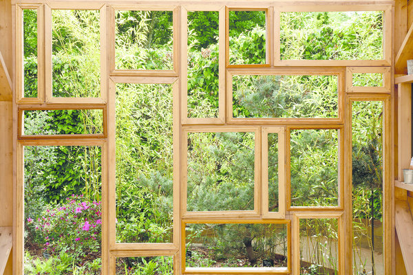 « Inspiration », un espace et une création française qui allie l’art et les fleurs. Ce jardin, créé en 2017, évoque 7 tableaux célèbres visibles à travers les cadres nus.