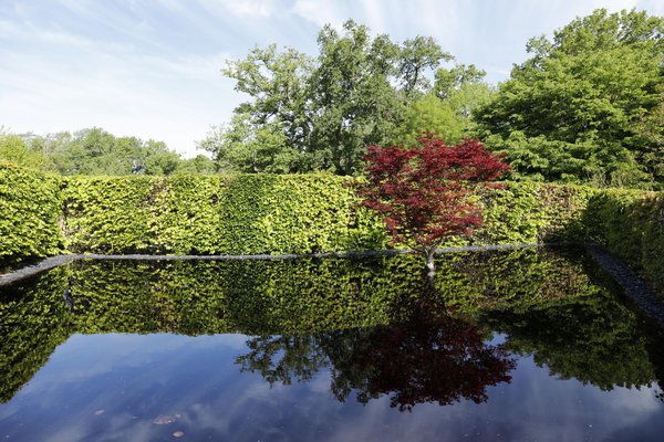 Lieu de méditation et de calme qui interroge la problématique du changement climatique, le jardin « La possibilité d’une île » est une création allemande. Festival des Jardins, 2018.