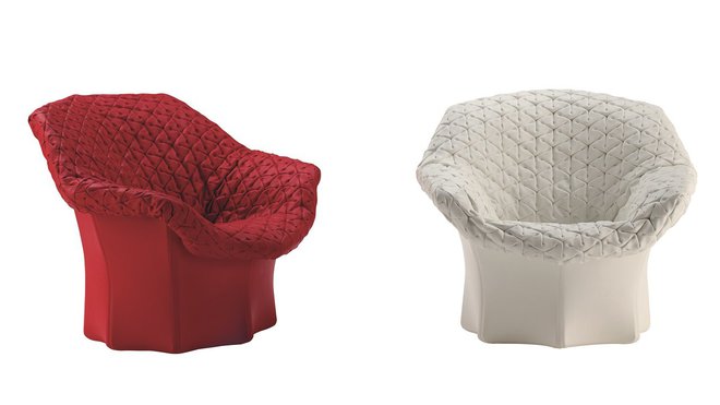 Aussi jolie qu’une robe, fauteuil à l’assise en corolle posée sur une base à facettes offrant une assise composée d’un jeu de pliages inspirés d’un décor de manche à l’ancienne. Modèle Juliet, création Benjamin Hubert, édité par Poltrona Frau.