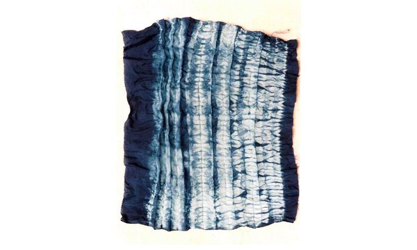 Echantillon en coton de nui shibori. Création Ysabel de Maisonneuve.