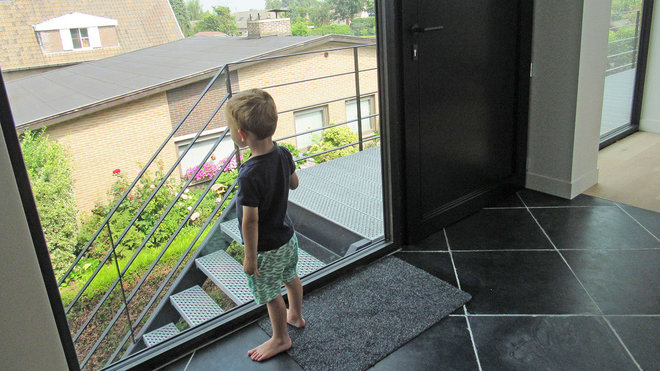 L’entrée de la maison est totalement indépendante de celle du cabinet dentaire.