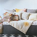 "Whole" le métierd'Aurélia Wolff est teinturière végétale, ancienne styliste elle s'est passionnée pour les couleurs végétales et a lancé sa marque de textile pour la maison et l'enfant avec des teintures 100 % végétales.