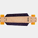 Skate Aster entièrement gainé de liège, pour une utilisation pieds nus même mouillés. Edition Pays Basque, création Akonite.